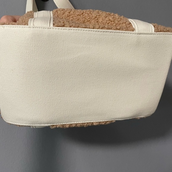 New. With tags! Vineyard Vines Sherpa Canvas Tote Bag. - Picture 5 of 8